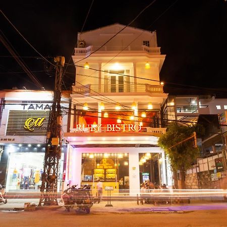 Ruby Bistro Hotel Hue Esterno foto