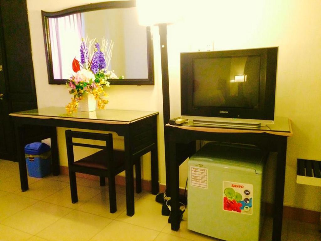 Ruby Bistro Hotel Hue Esterno foto