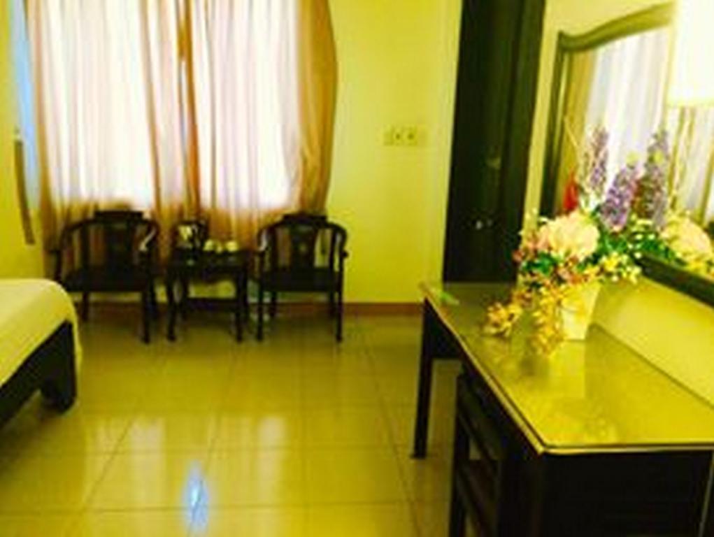 Ruby Bistro Hotel Hue Esterno foto