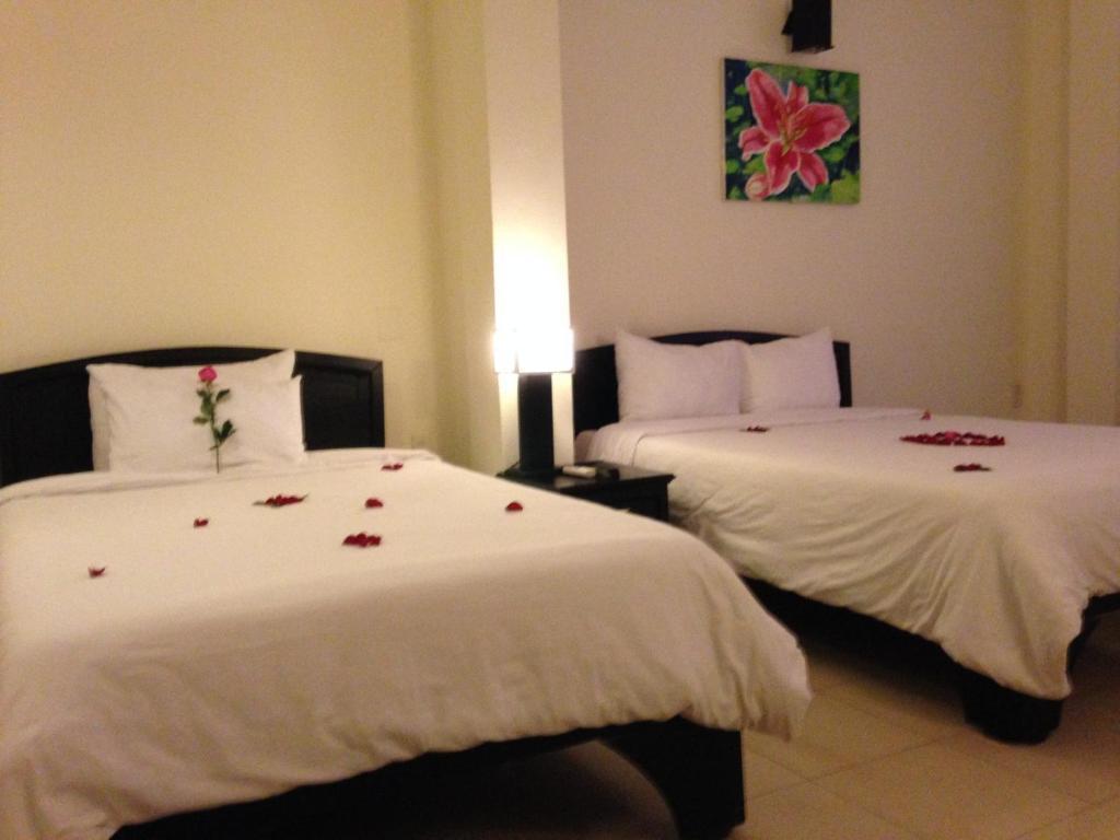 Ruby Bistro Hotel Hue Esterno foto