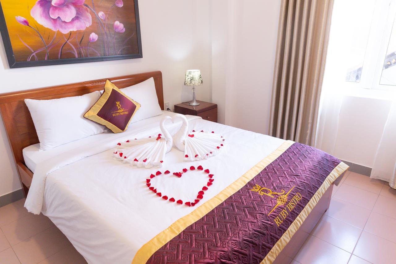 Ruby Bistro Hotel Hue Esterno foto