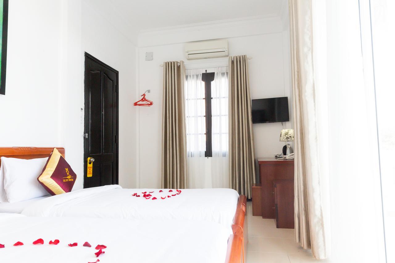 Ruby Bistro Hotel Hue Esterno foto