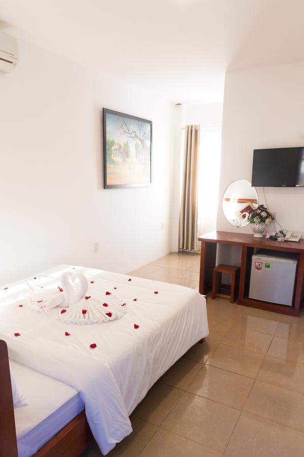 Ruby Bistro Hotel Hue Esterno foto