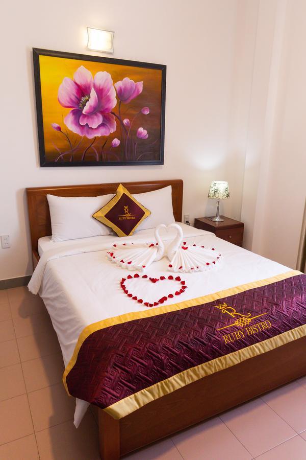 Ruby Bistro Hotel Hue Esterno foto