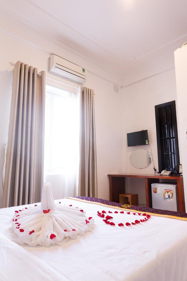 Ruby Bistro Hotel Hue Esterno foto