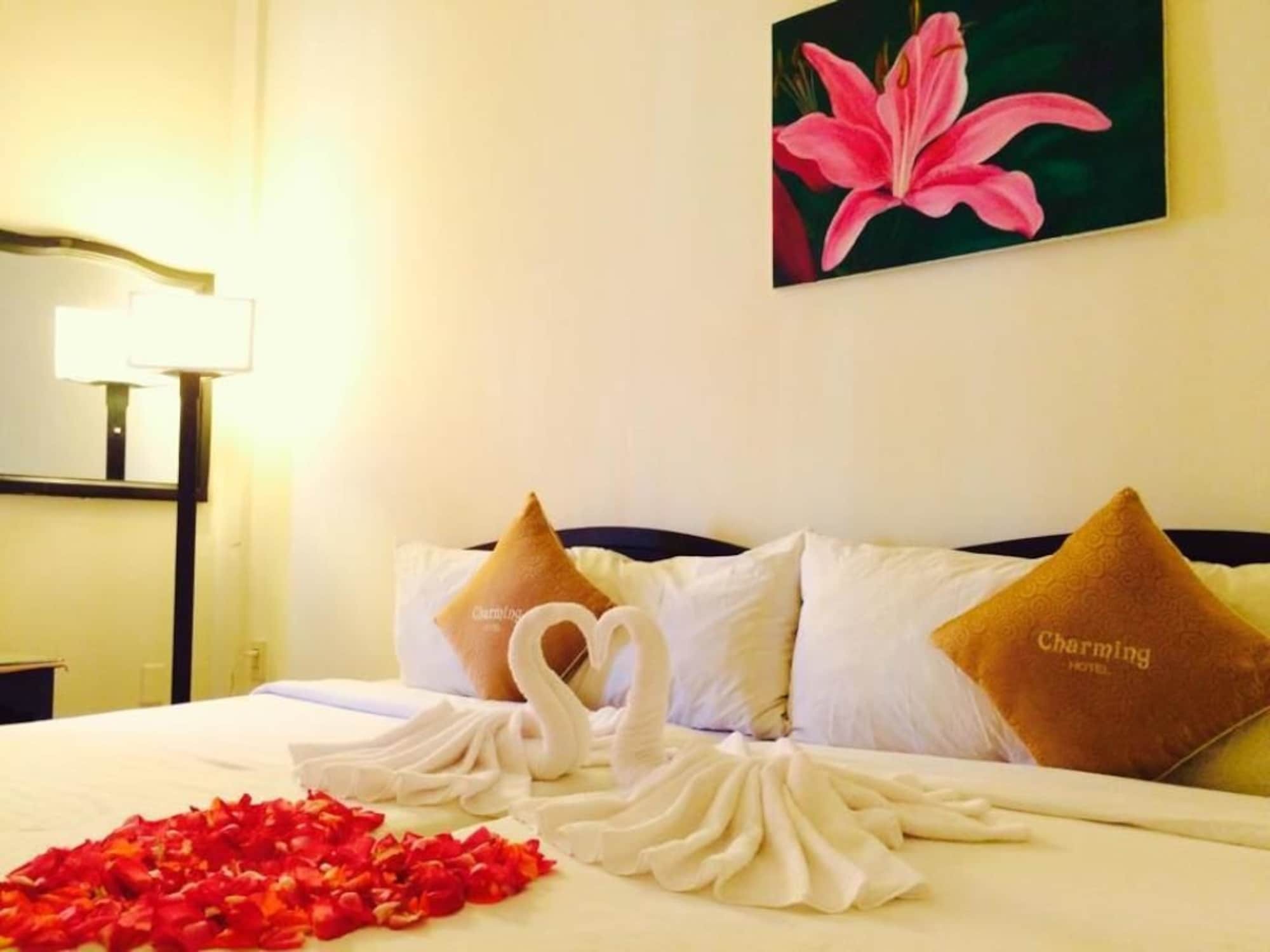 Ruby Bistro Hotel Hue Esterno foto